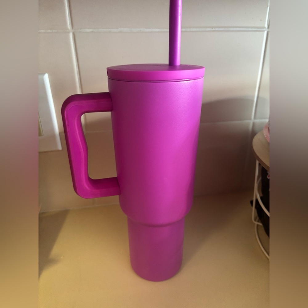Simple Modern Tumbler - Picture 2 of 5